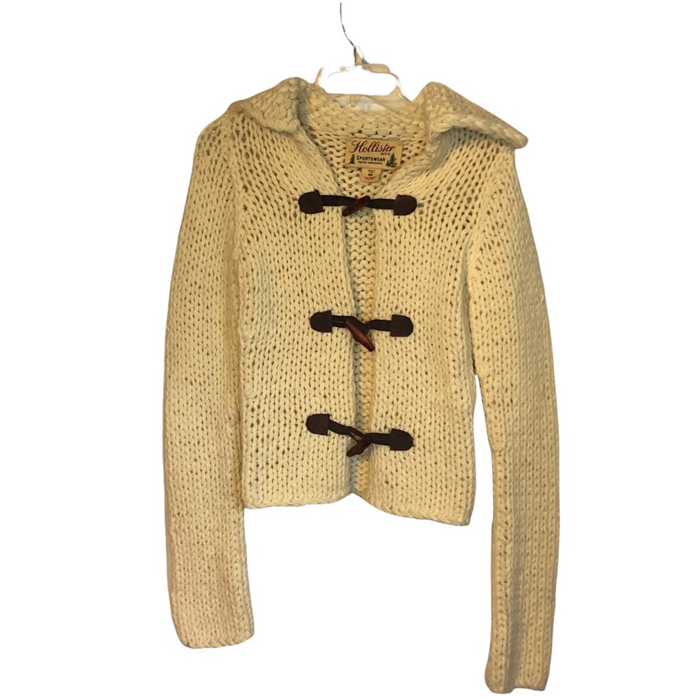Hollister M cream sweater